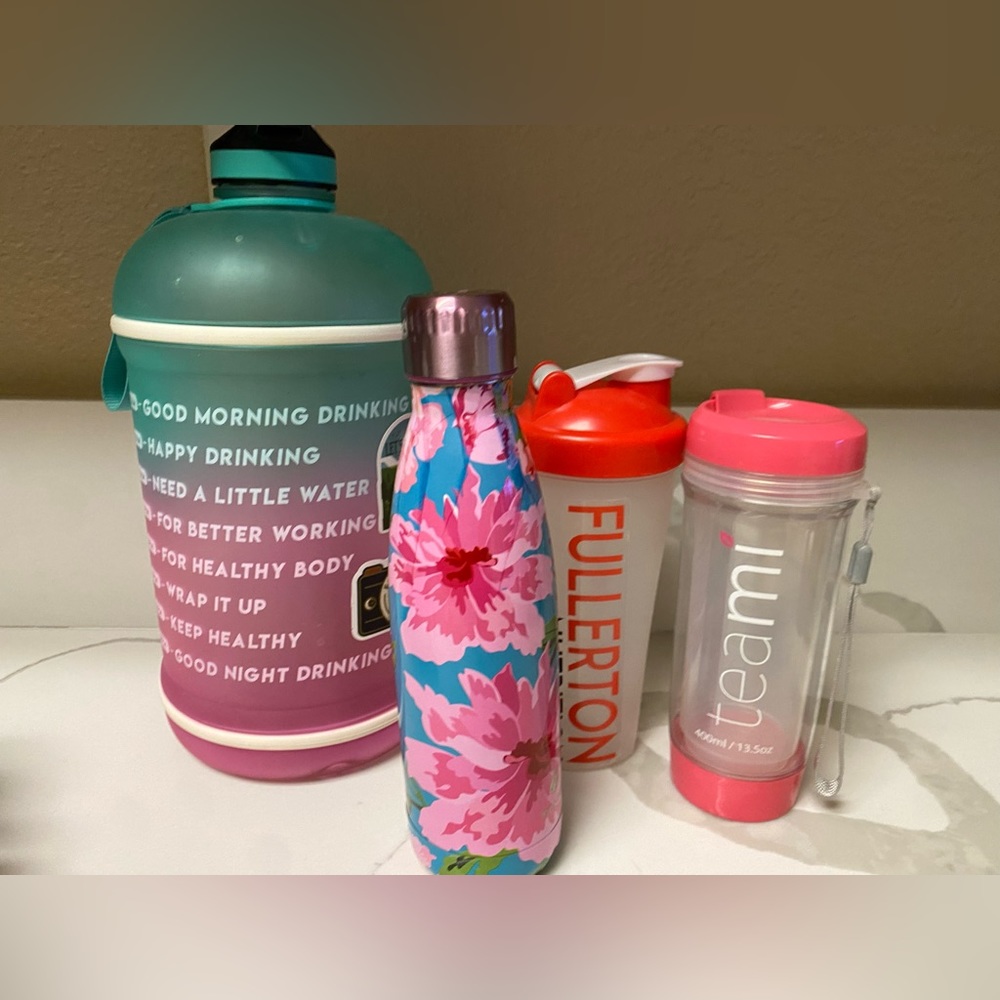 Gallon jug and shaker cup plus more set